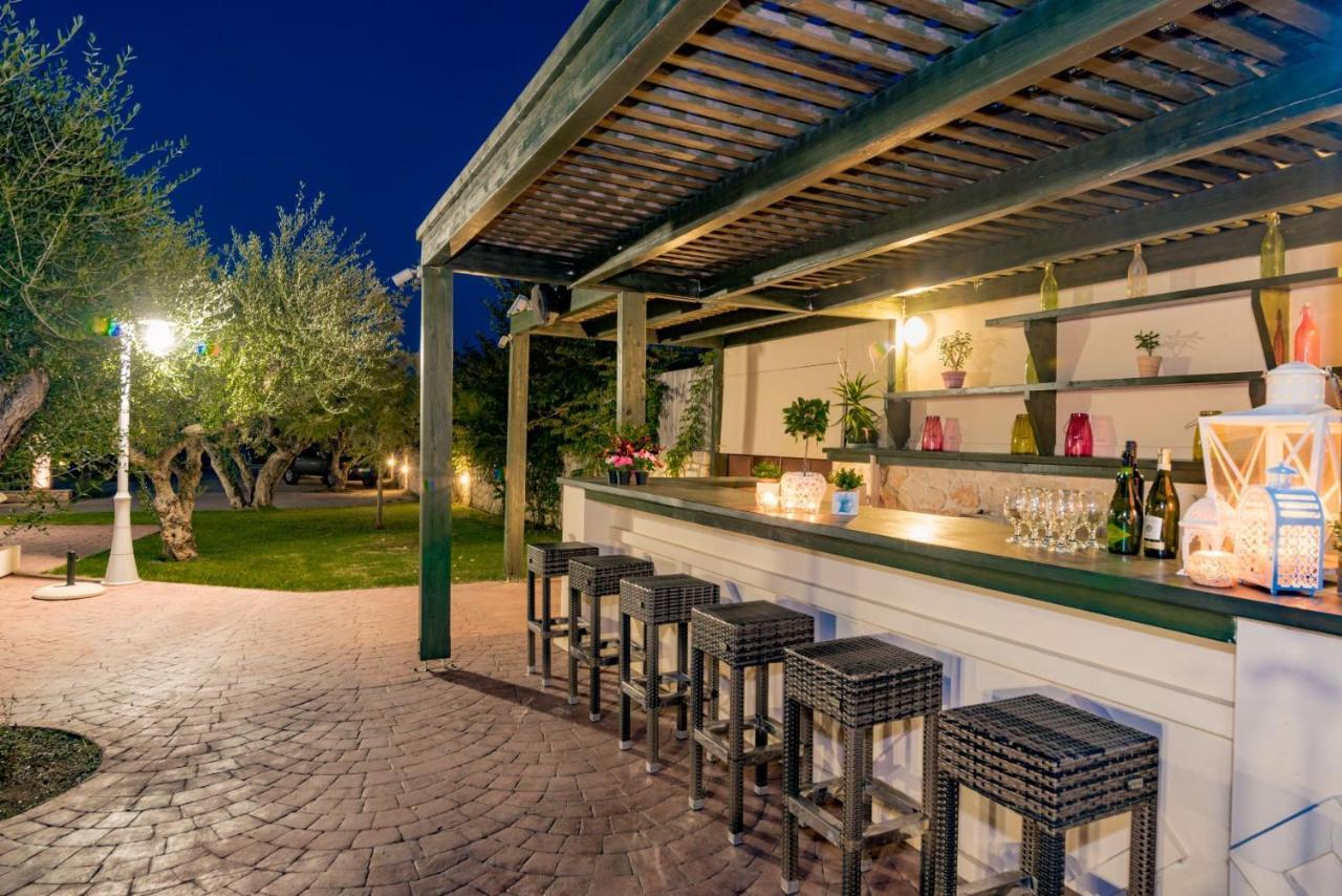 Astarte Villas - Istar Villa With Tennis Court Makhairádhon Eksteriør bilde
